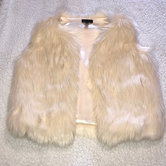 Miss Avenue Jackets & Blazers - Cream Fur Vest